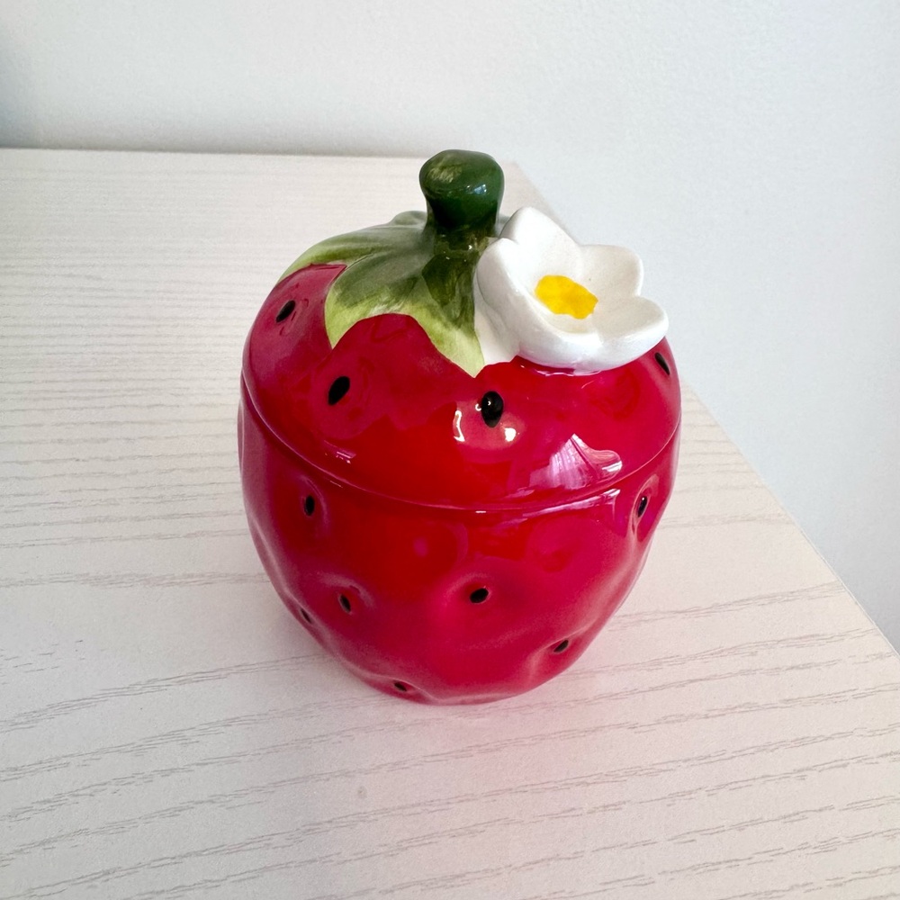 **SOLD** Ceramic Red Strawberry Trinket Storage Jar Canister